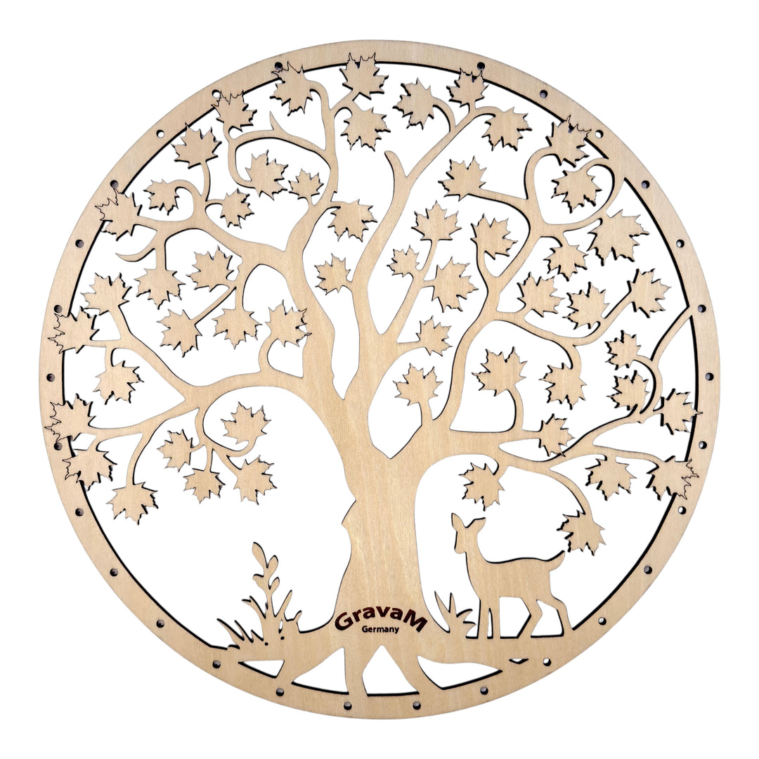 Runder Lebensbaum HL.10 aus Lindenholz mit Hirschmotiv und filigranen Ästen