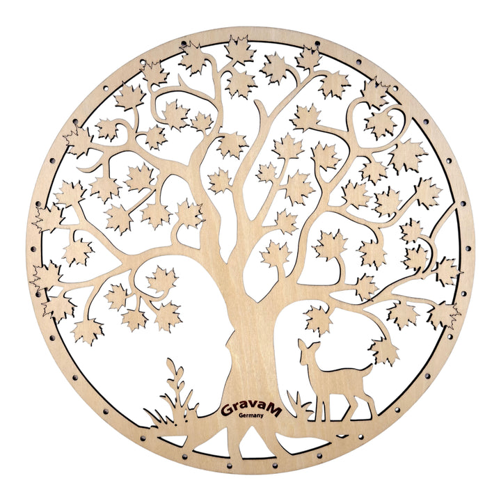 Runder Lebensbaum HL.10 aus Lindenholz mit Hirschmotiv und filigranen Ästen