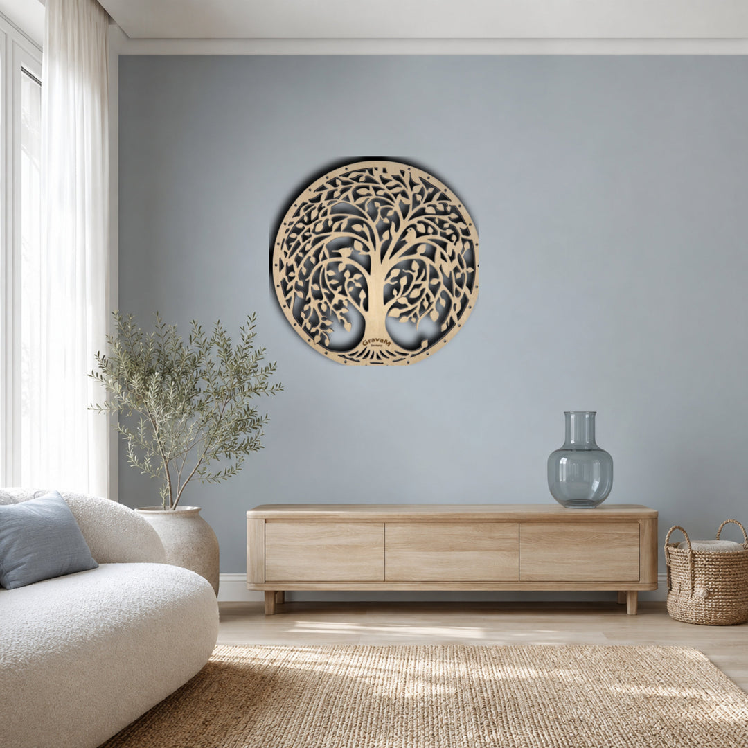 Lebensbaum HL.7 – Lebensbaum aus Lindenholz in einem stilvollen Wohninterieur